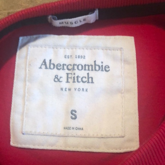 Abercrombie and Fitch T-Shirt - Picture 3 of 3